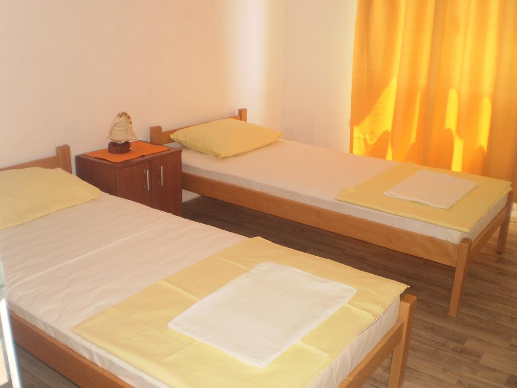 Apartment Vuk I Novak Ulcinj Rum bild